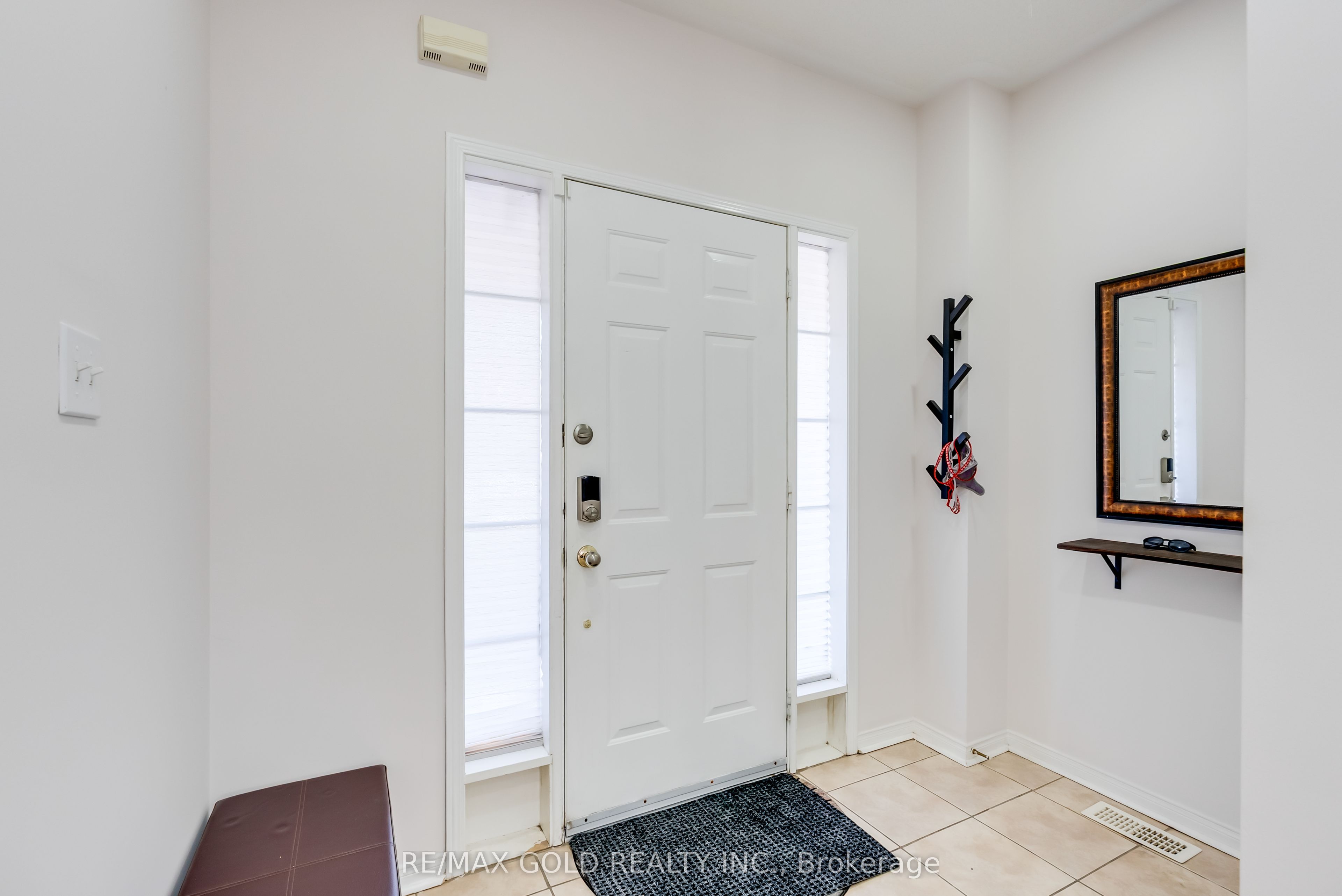 6066 Coxswain Crescent