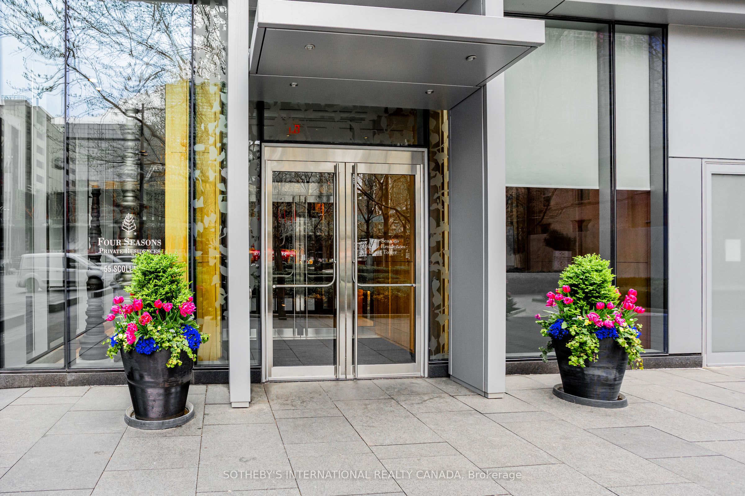 55 Scollard Street 207