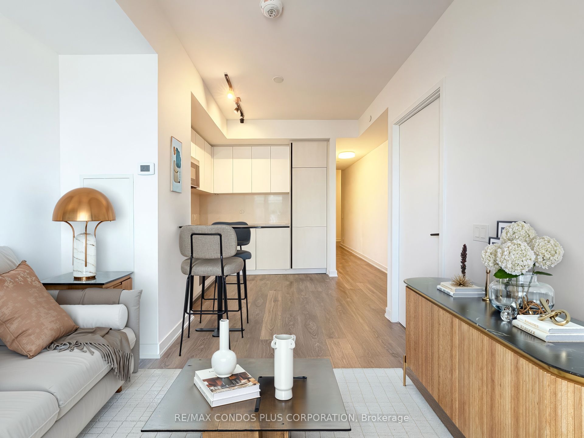 108 Peter Street 1525