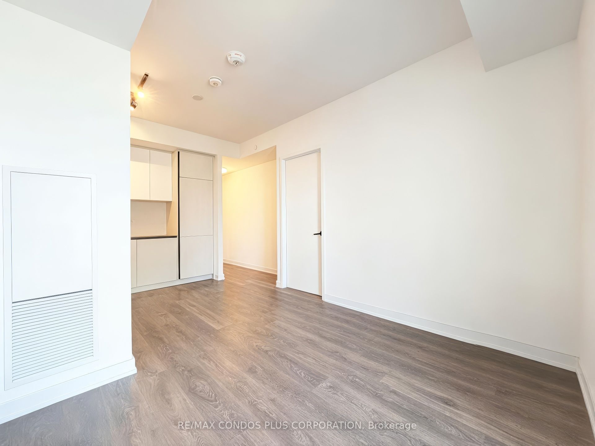 108 Peter Street 1525