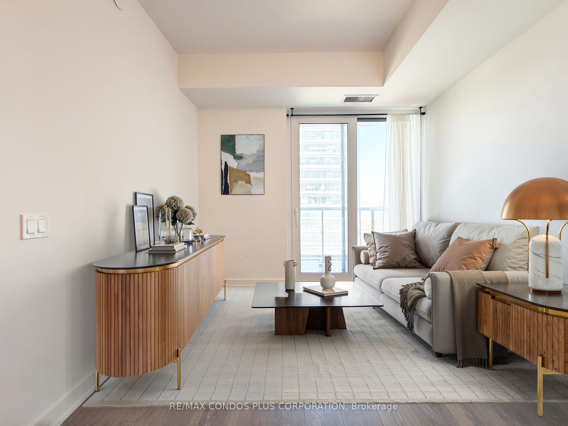 108 Peter Street 1525