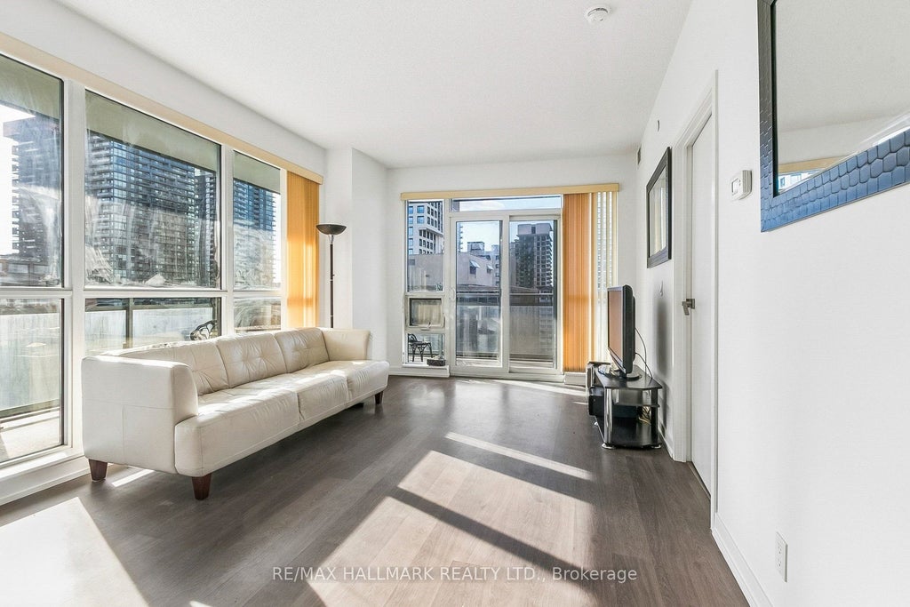 Photo of 98 Lillian Street #1212, Toronto, ON M4S 0A5 (MLS # C13745332)