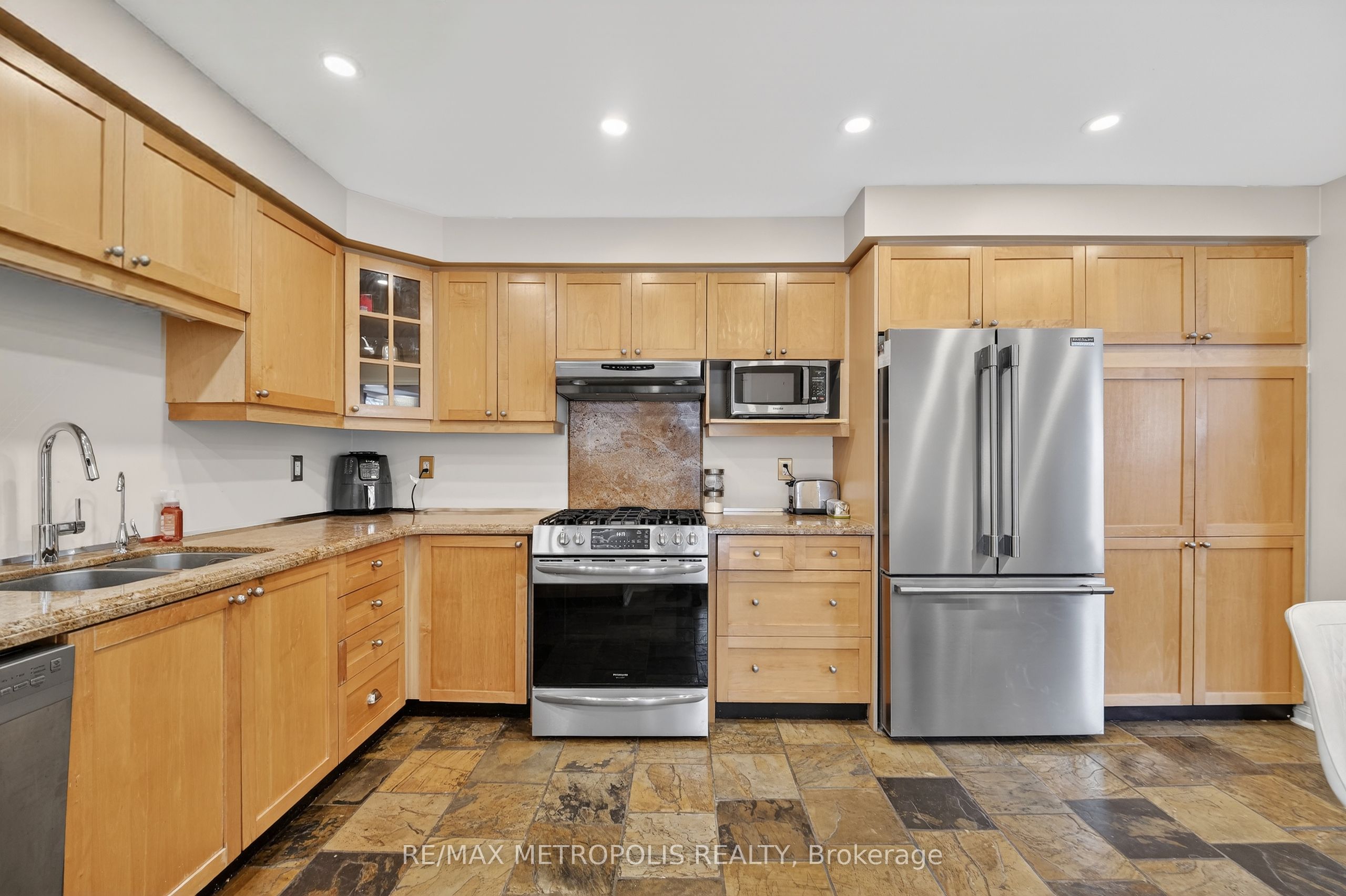 1325 Ashwood Terrace BSMT