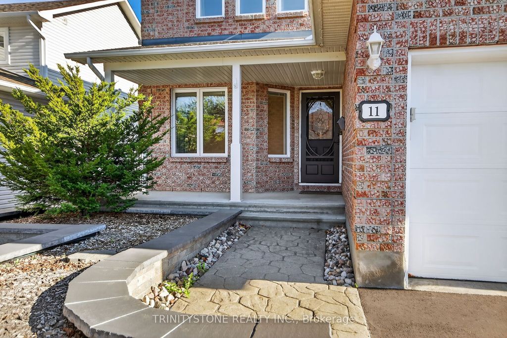 Photo of 11 whalings Circle, Stittsville - Munster - Richmond, ON K2S 1S4 (MLS # X12456983)