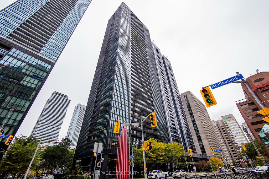 Photo of 110 Charles Street E #707, Toronto, ON M4Y 1T5 (MLS # C13439300)