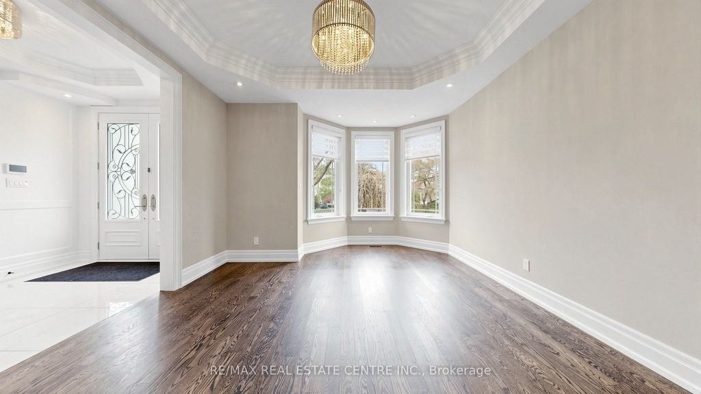 Photo of 1496 Mansfield Drive, Oakville, ON L6H 1K4 (MLS # W13156780)