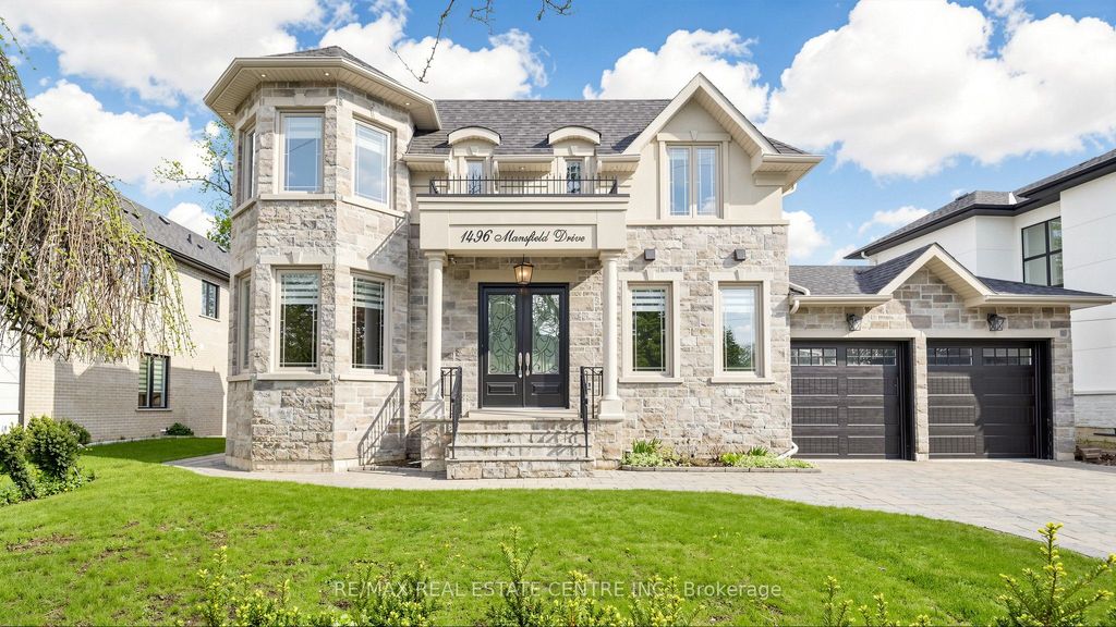 Photo of 1496 Mansfield Drive, Oakville, ON L6H 1K4 (MLS # W13156780)