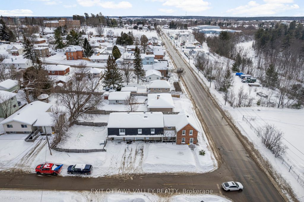 Photo of 80 Hunter Street, Pembroke, ON K8A 2N5 (MLS # X12791486)