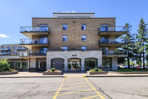 Photo of 2502 Rutherford Road #114, Vaughan, ON L4K 5N6 (MLS # N12520158)