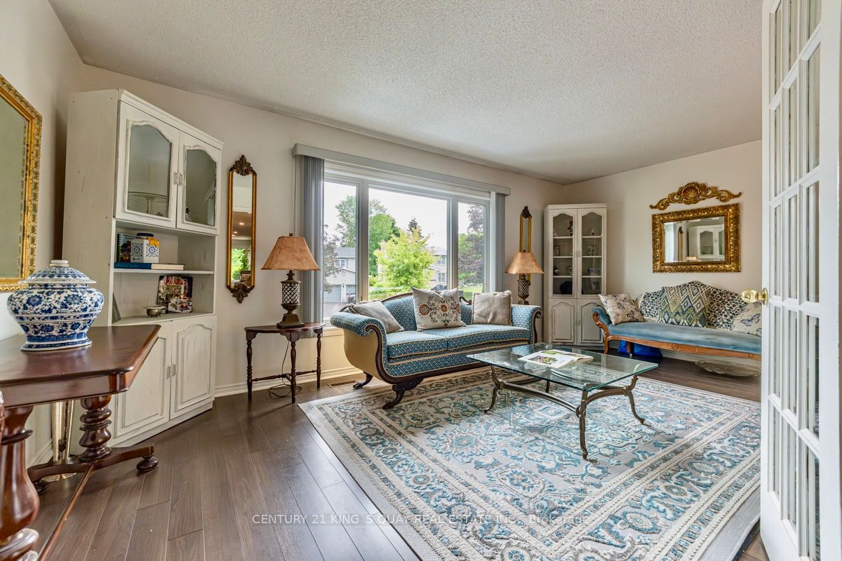 40 Stonehill Boulevard
