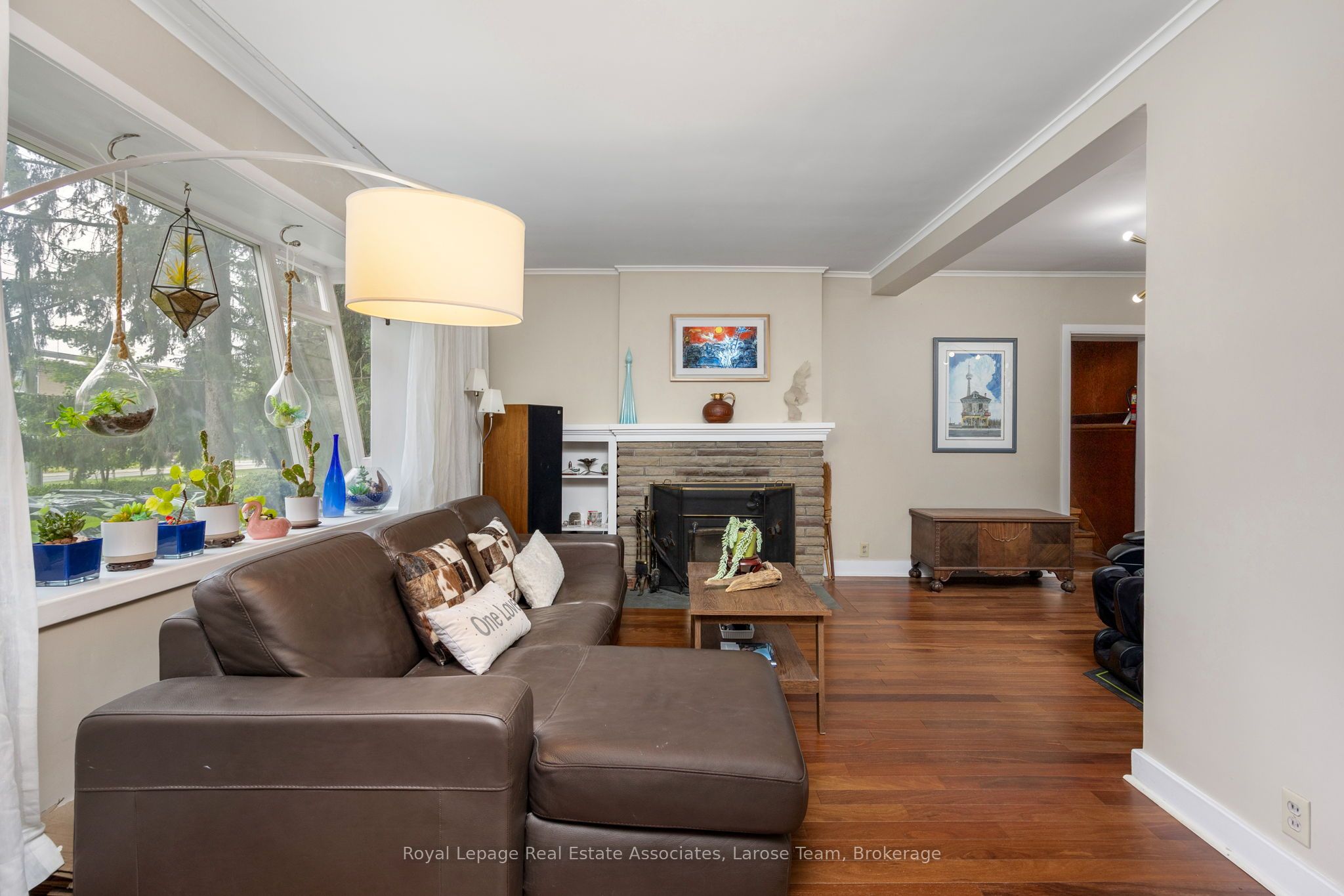 101 Mineola Road E