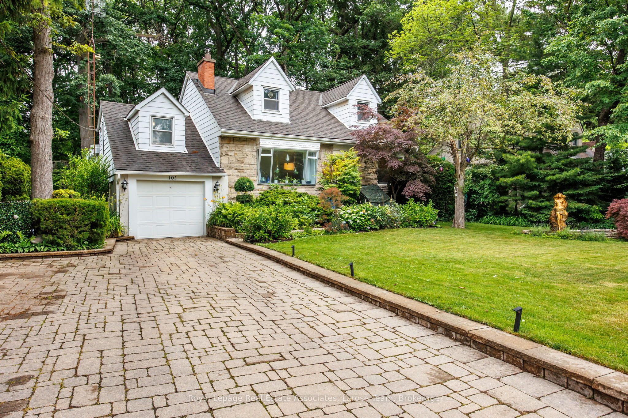 101 Mineola Road E