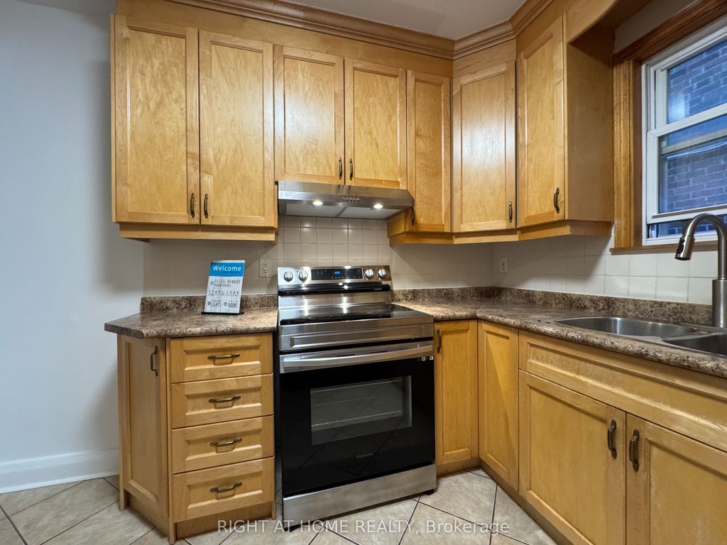 Photo of 1198 Avenue Road, Toronto, ON M5N 2G1 (MLS # C12486860)