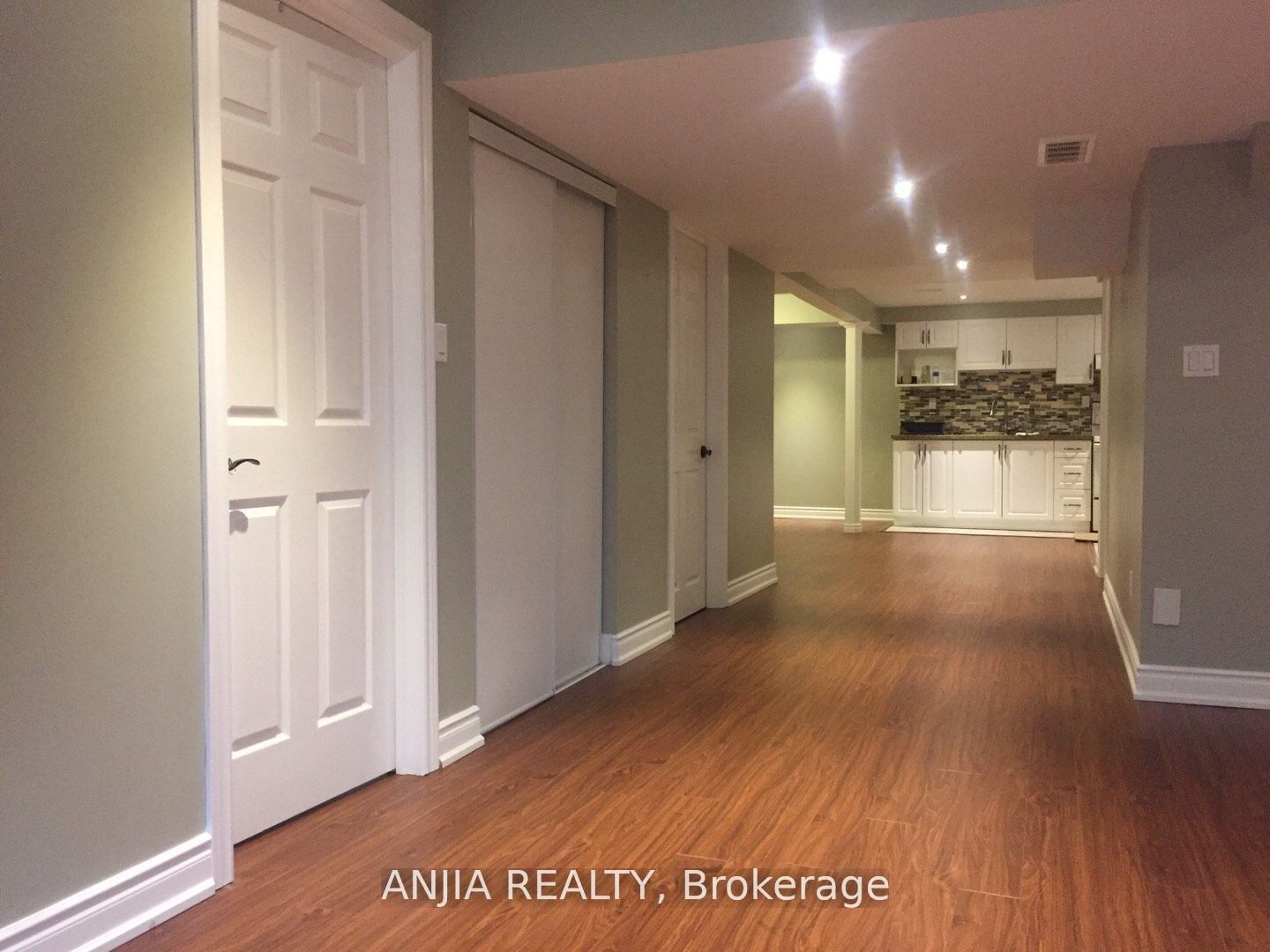 103 Castleglen Boulevard Bsmt
