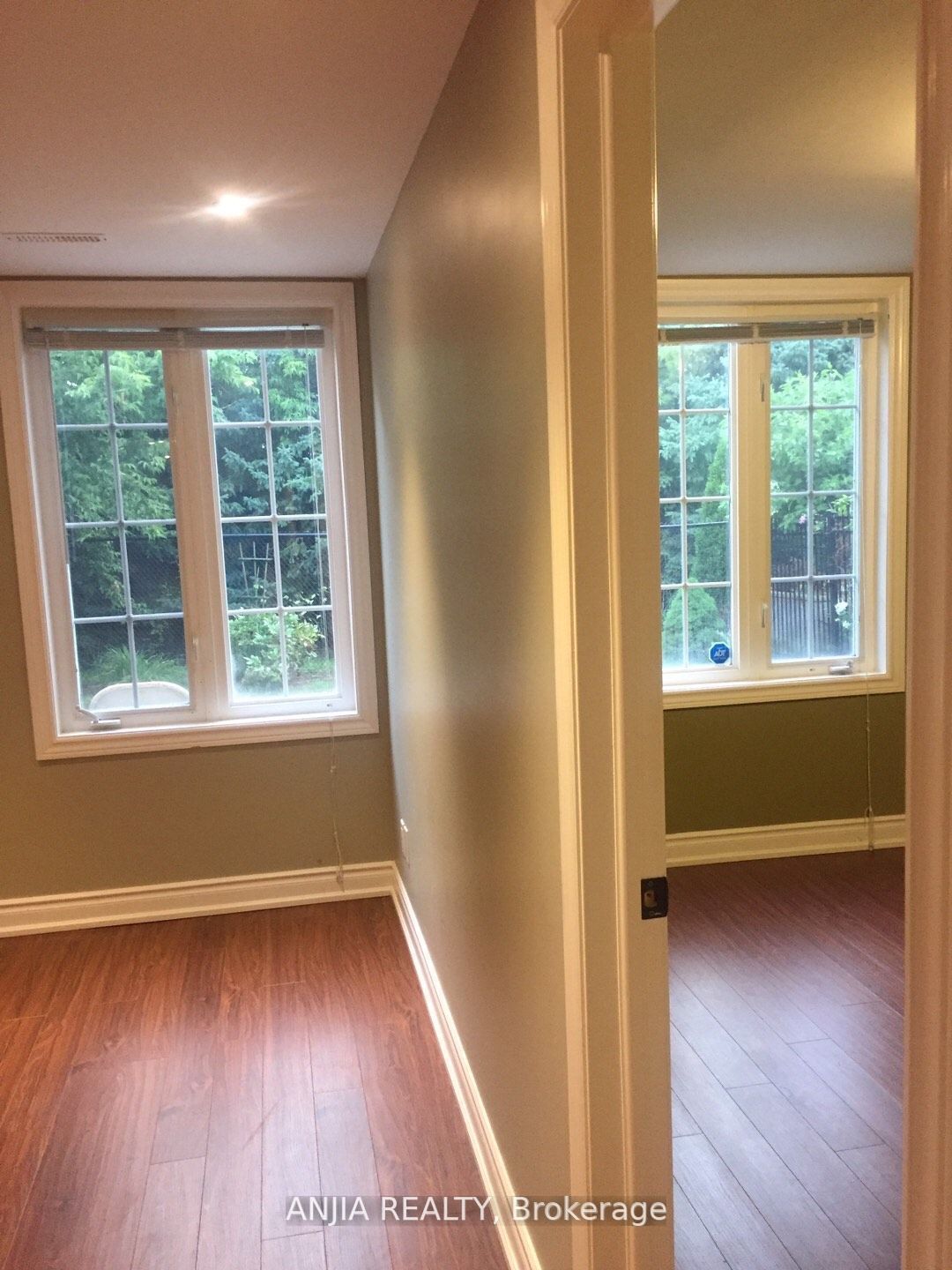 103 Castleglen Boulevard Bsmt