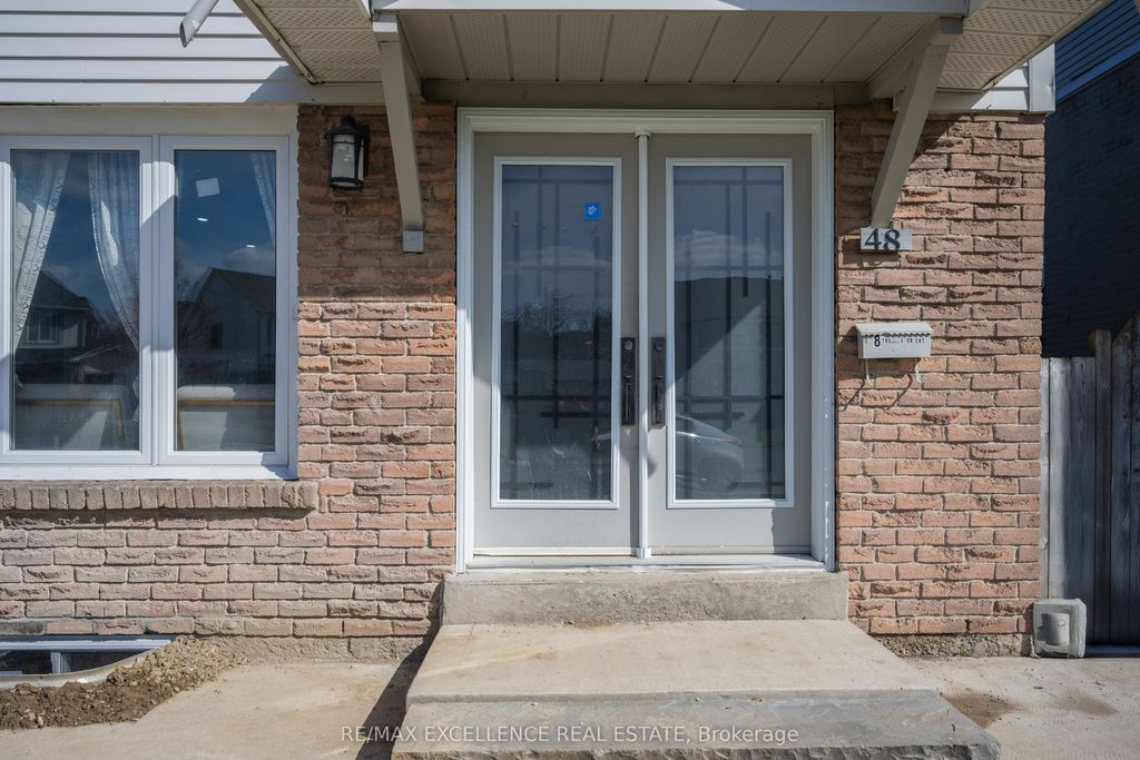 Photo of 48 Traverston Court, Brampton, ON L6Z 1C9 (MLS # W13016974)
