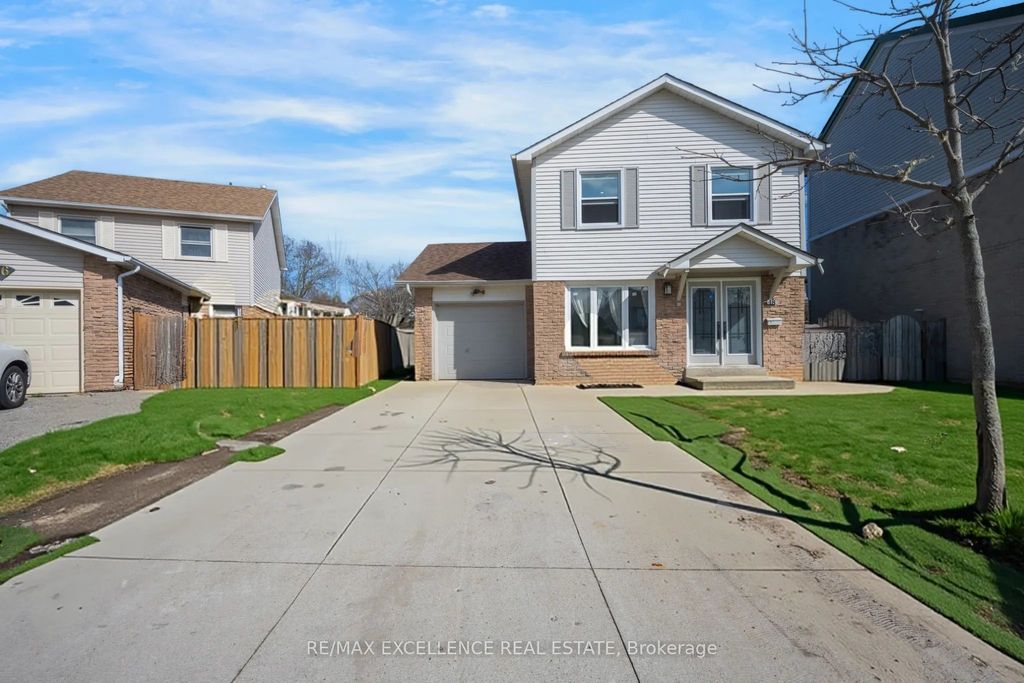 Photo of 48 Traverston Court, Brampton, ON L6Z 1C9 (MLS # W13016974)