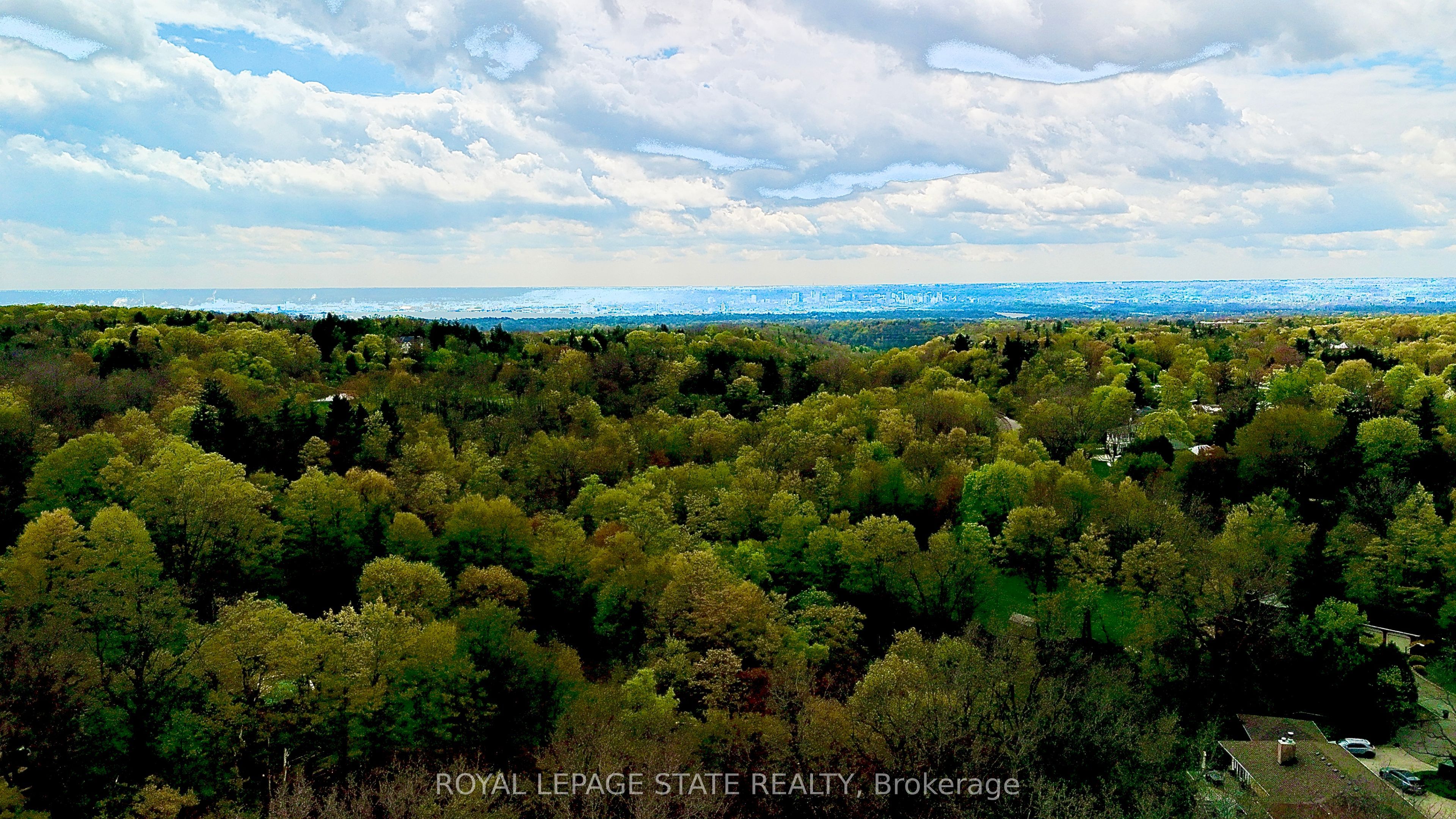 358 Dundas Street E