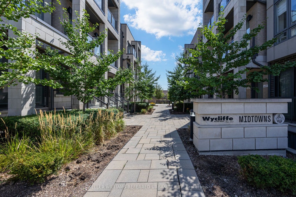 Photo of 719 Lawrence Avenue W #52, Toronto, ON M6A 0C6 (MLS # W14004348)