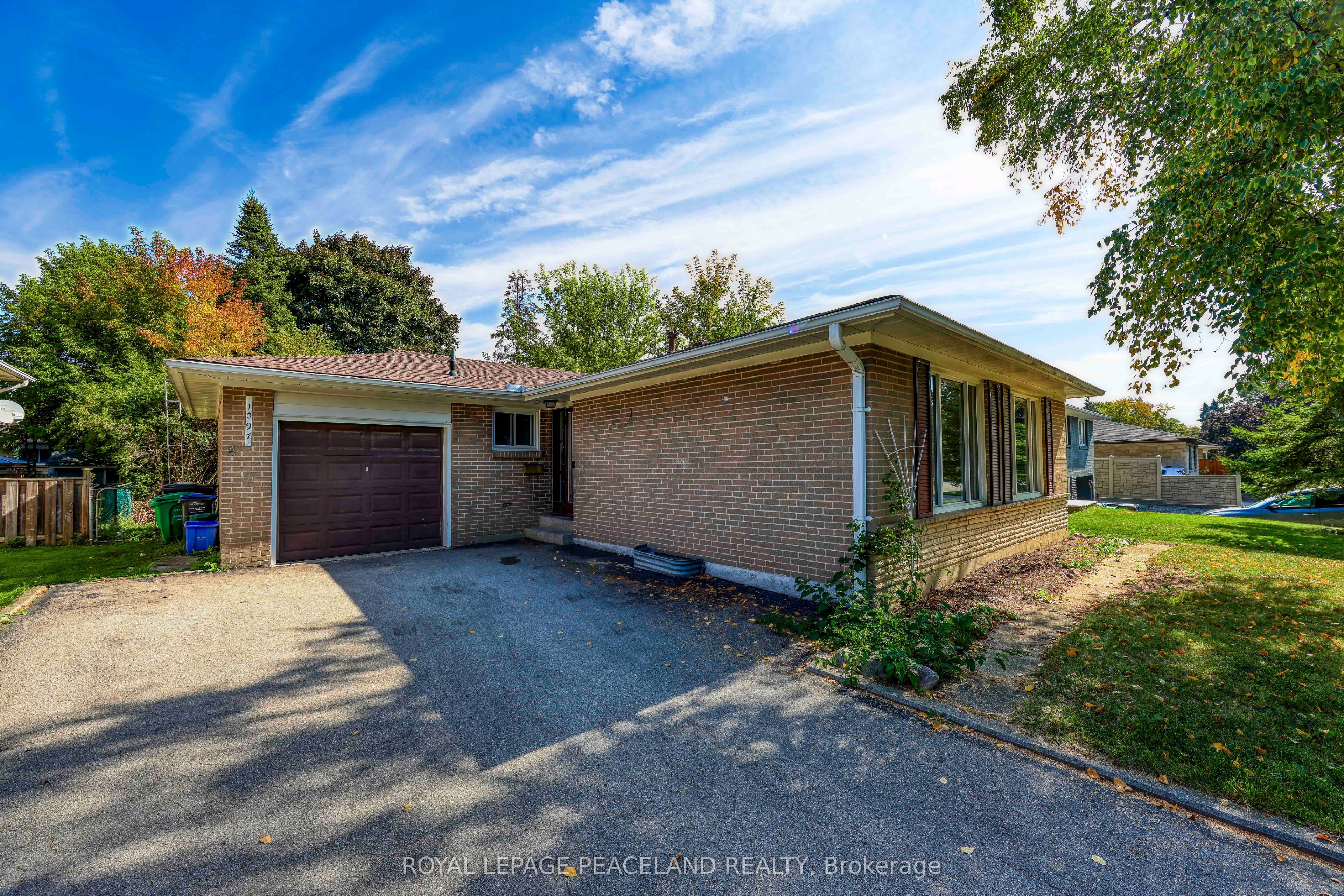 1097 Parthia Crescent