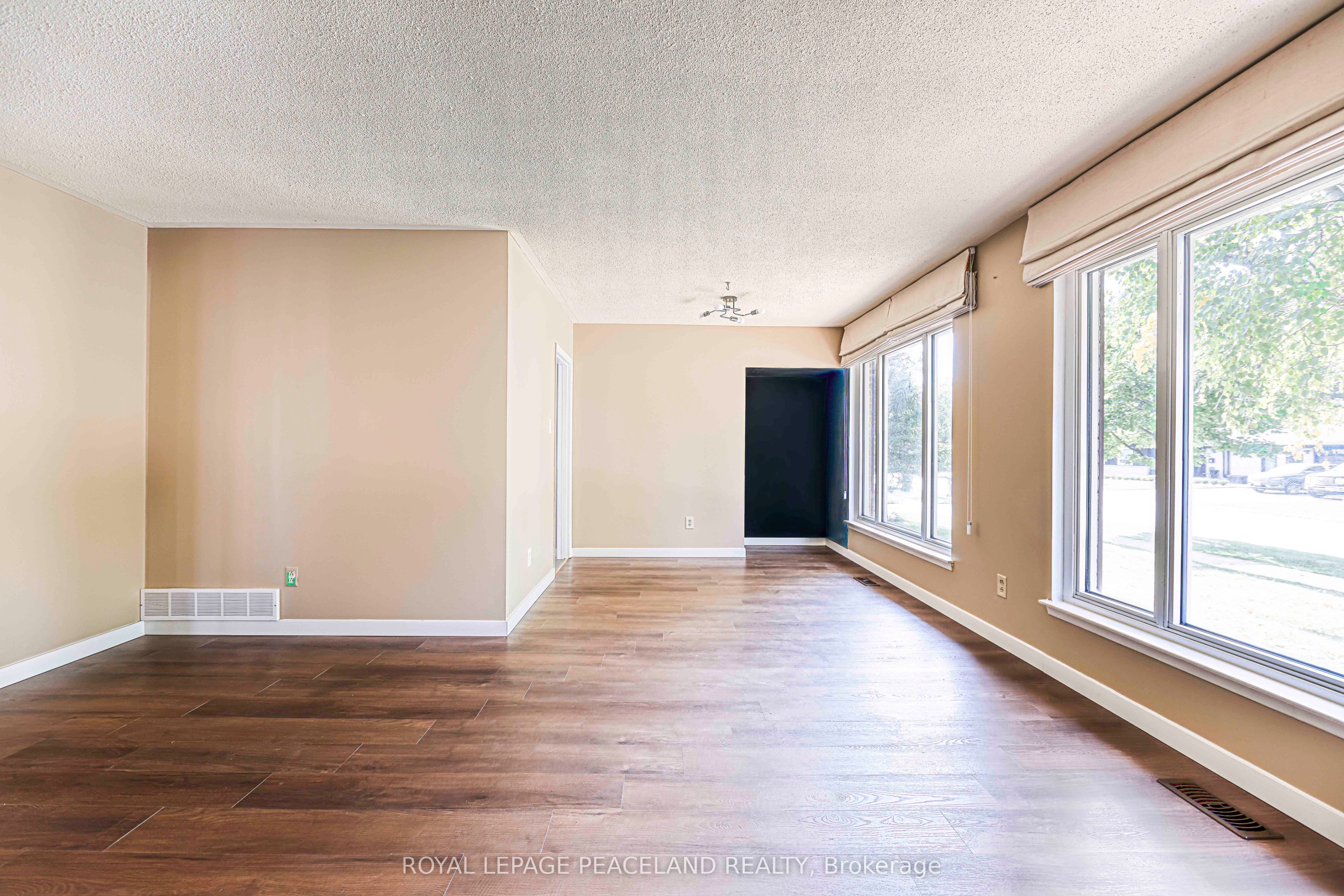 1097 Parthia Crescent