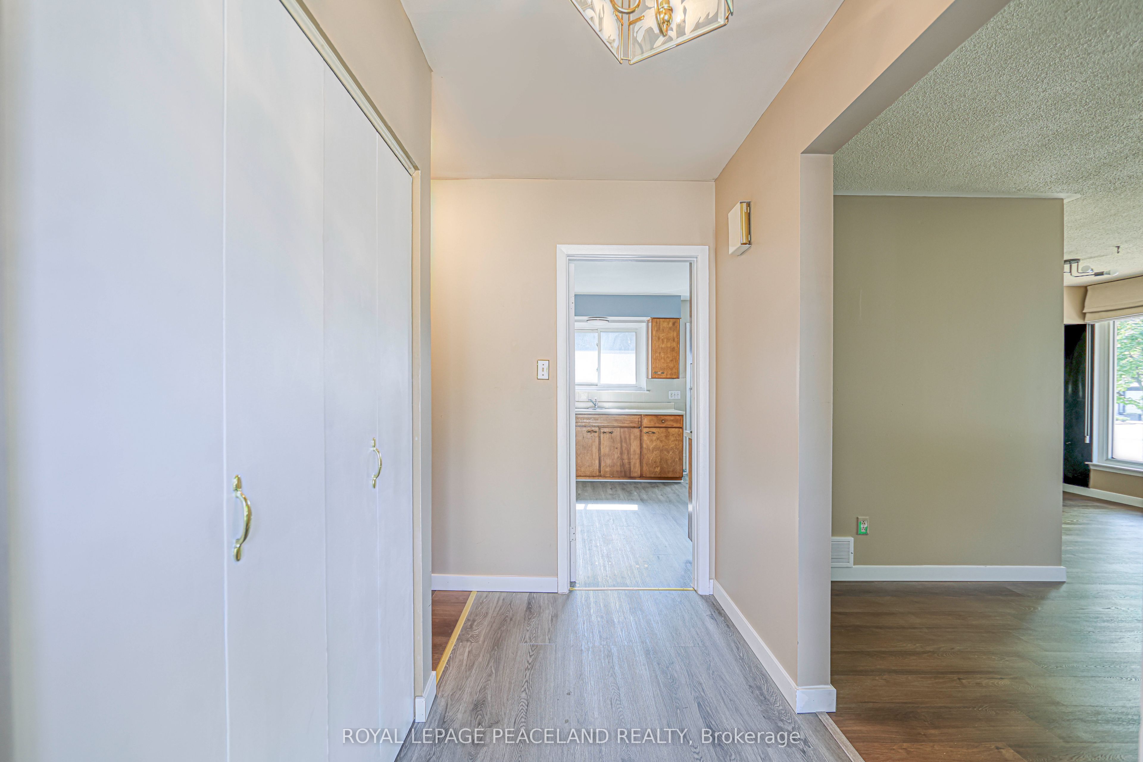 1097 Parthia Crescent