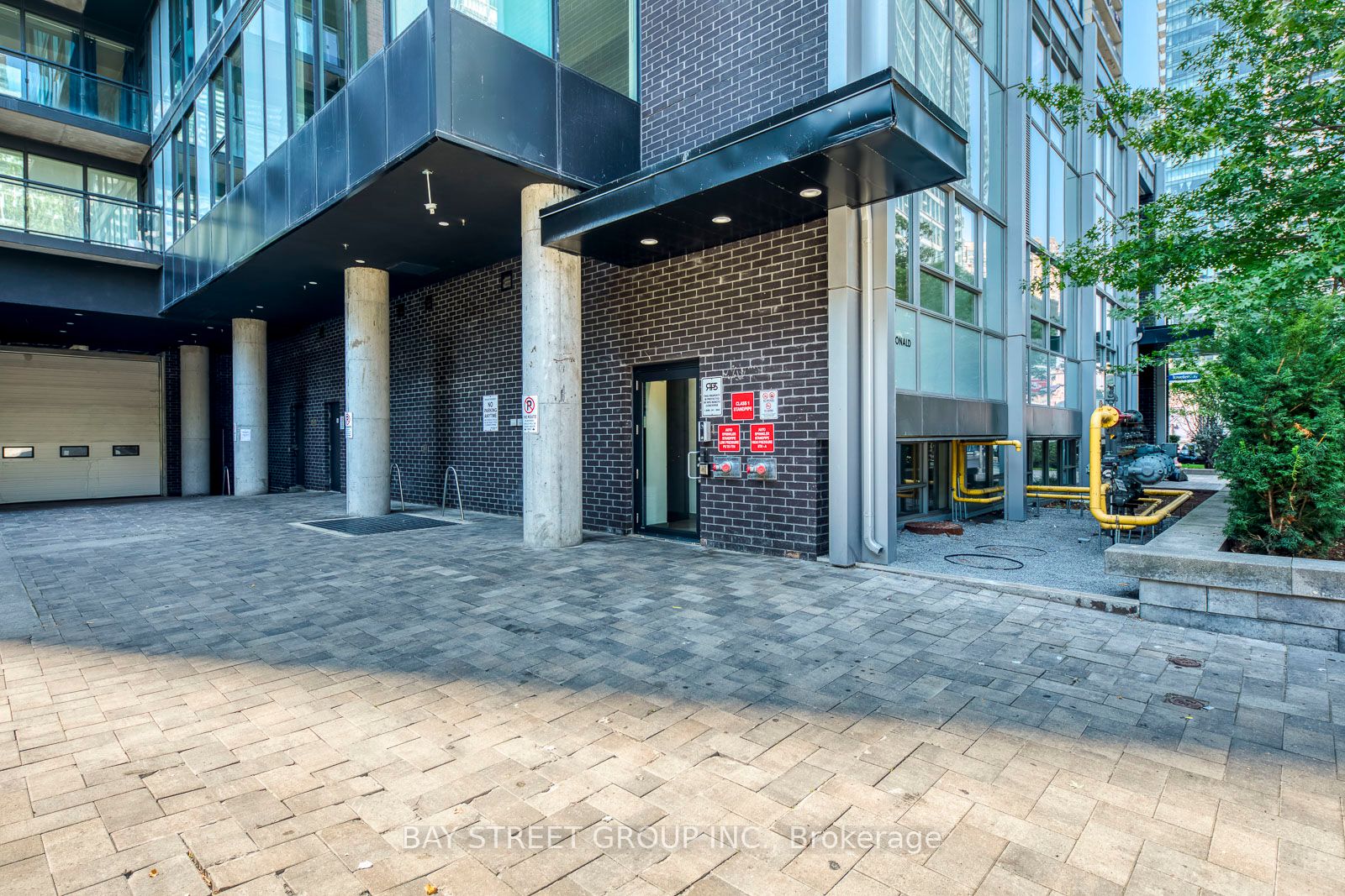 17 Dundonald Street 1601