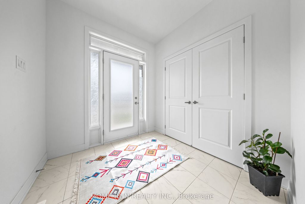 Photo of 909 Beckton Heights, Stittsville - Munster - Richmond, ON K2S 2X5 (MLS # X12848116)