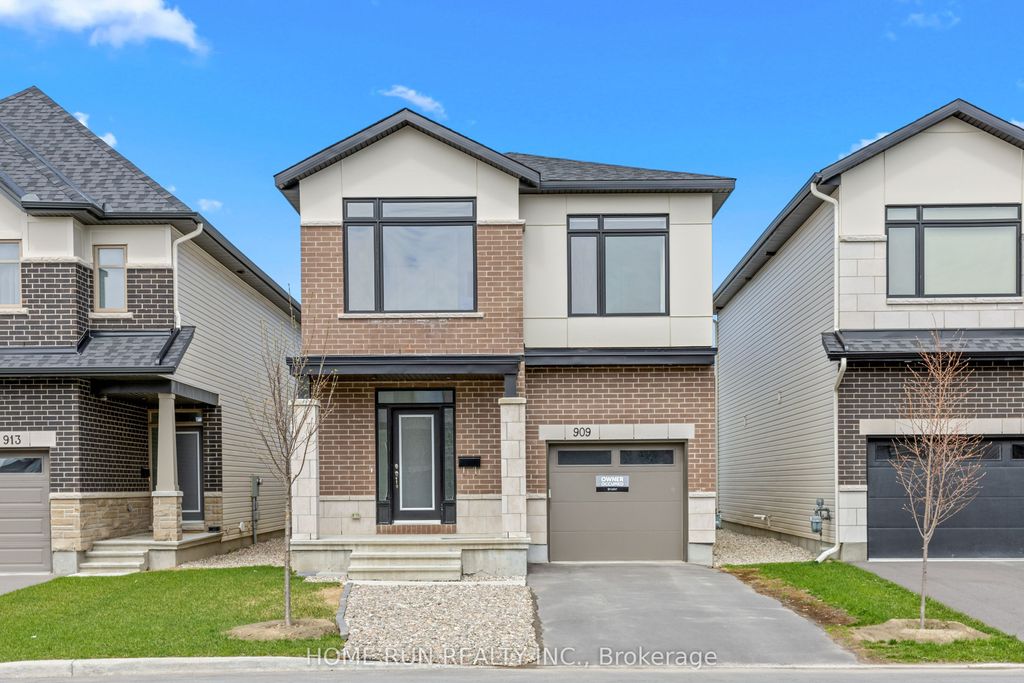 Photo of 909 Beckton Heights, Stittsville - Munster - Richmond, ON K2S 2X5 (MLS # X12848116)