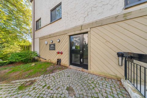 1030 Falgarwood Drive 71 Oakville ON L6H 2P5