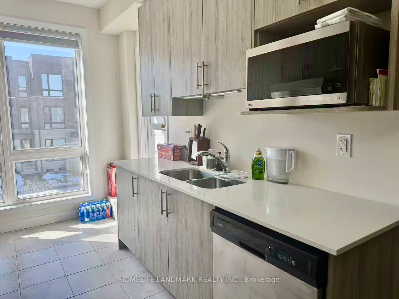 85 Stauffer Crescent