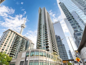30 Grand Trunk Crescent 1911 Toronto ON M5J 3A4