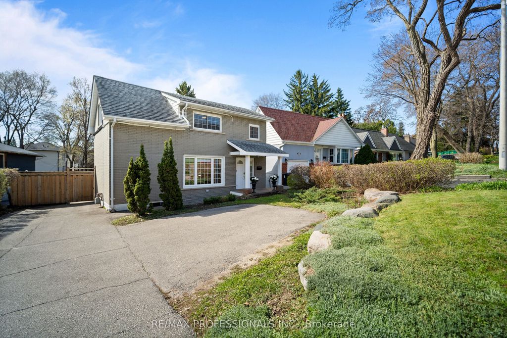 Photo of 4625 Dundas Street W, Toronto, ON M9A 1A4 (MLS # W12899804)