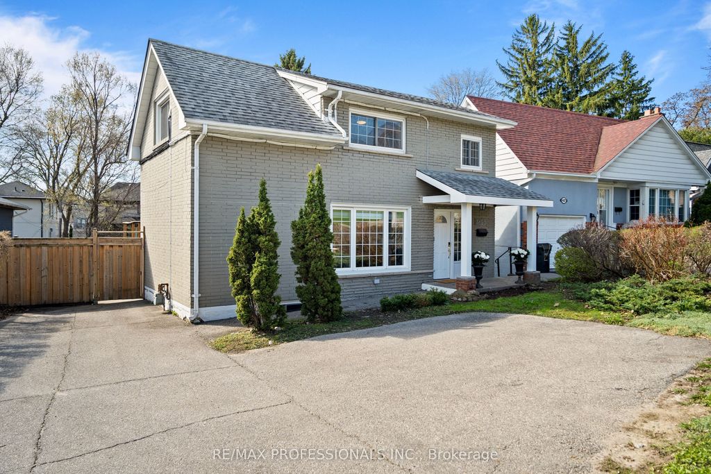 Photo of 4625 Dundas Street W, Toronto, ON M9A 1A4 (MLS # W12899804)