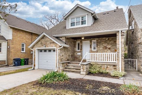 1107 Royal York Road Toronto ON M8X 2G8