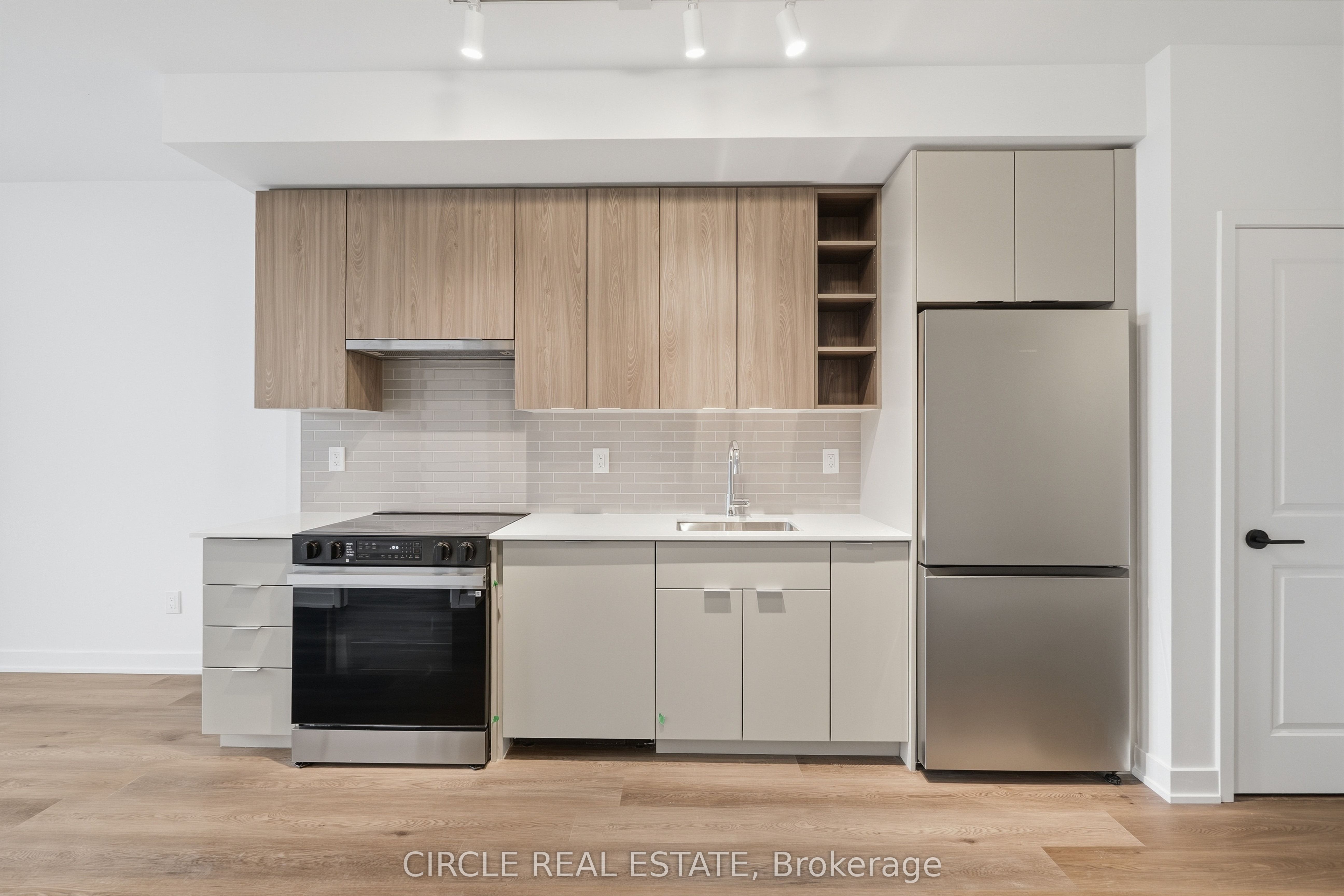 2075 Lakeshore Road 505