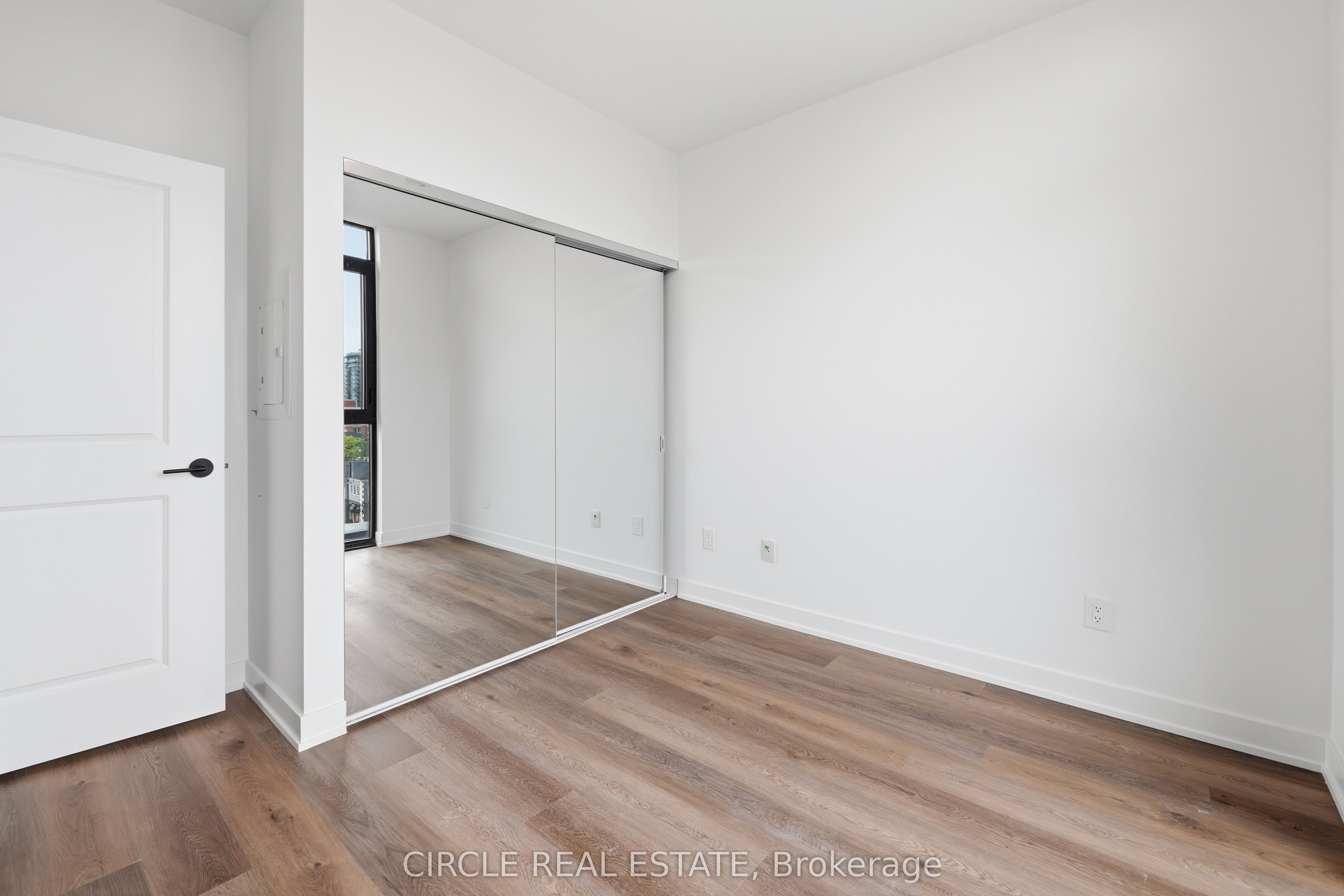 2075 Lakeshore Road 505