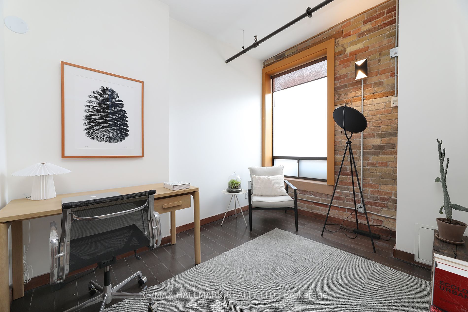 189 Queen Street E 7