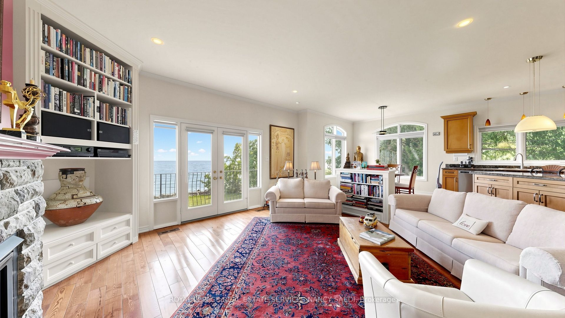 1296 LAKESHORE Road W
