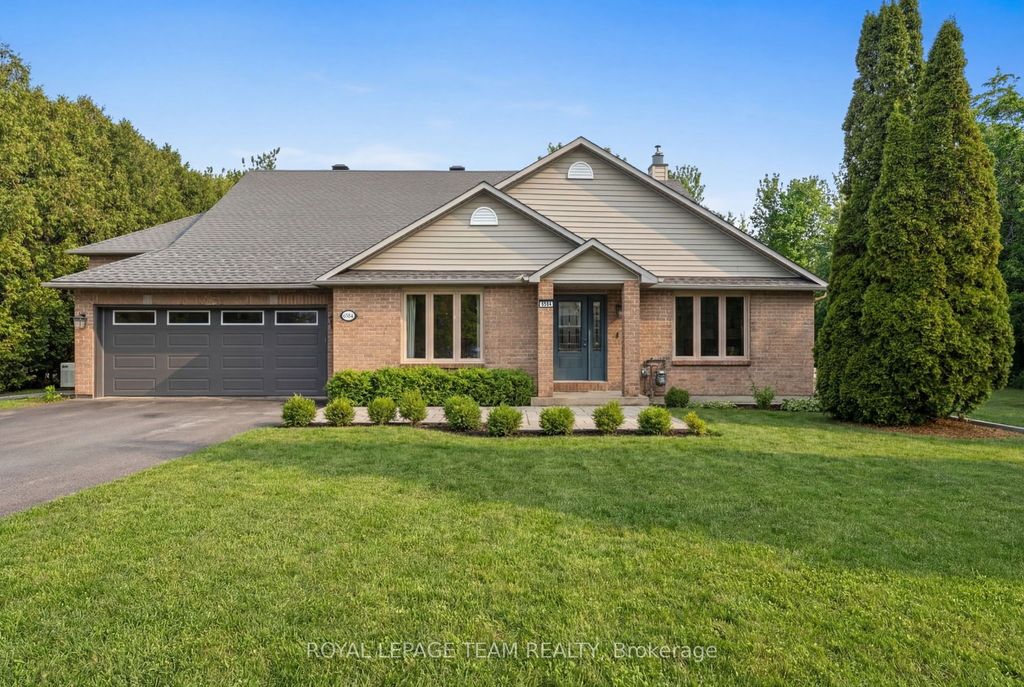 Photo of 6584 Harvest Grove Drive, Greely - Metcalfe - Osgoode - Vernon and Area, ON K4P 1E9 (MLS # X13020804)