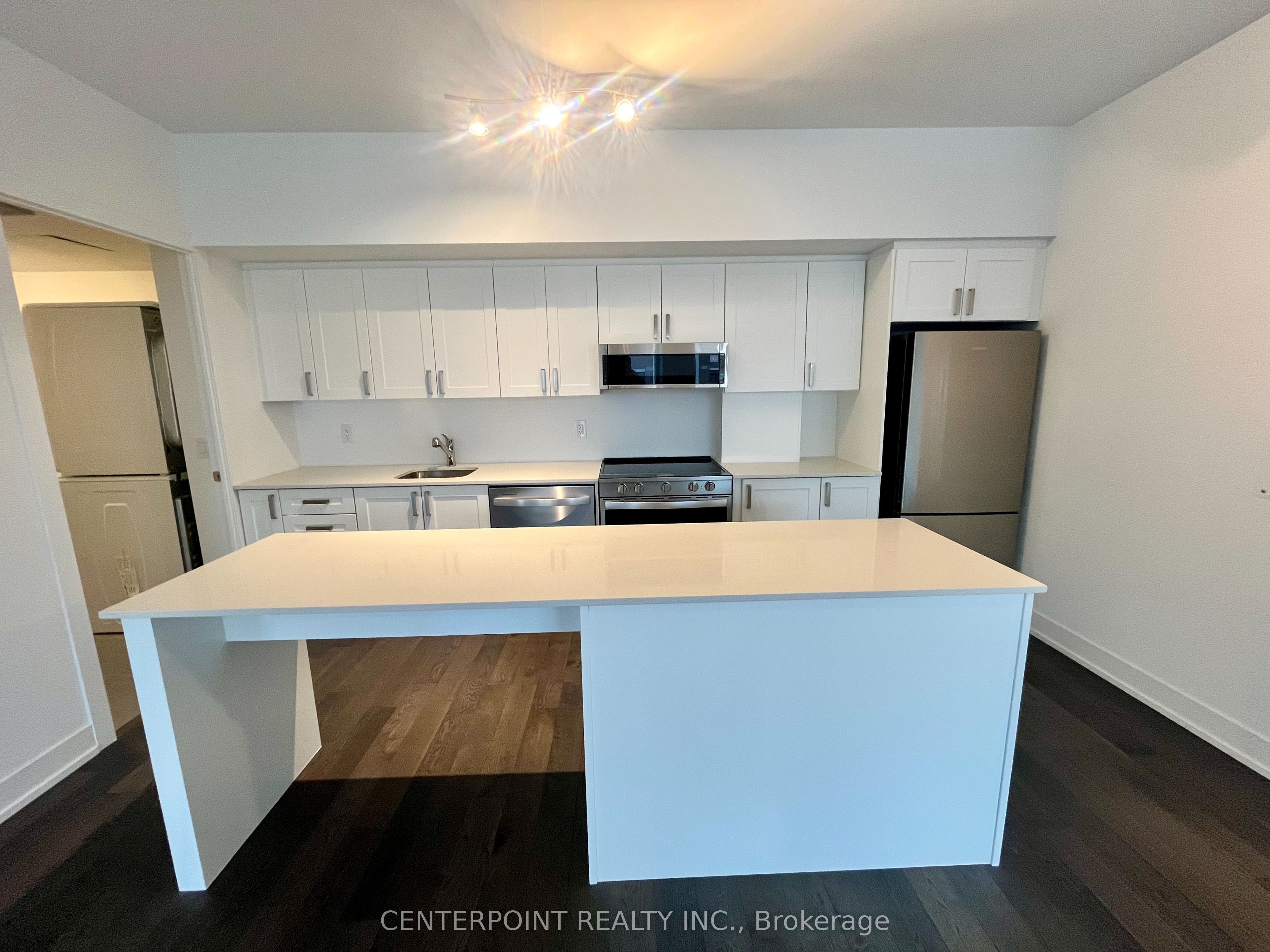 1063 Douglas Mccurdy Common 209