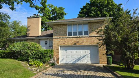 11 Northolt Court Toronto ON M9A 3B1