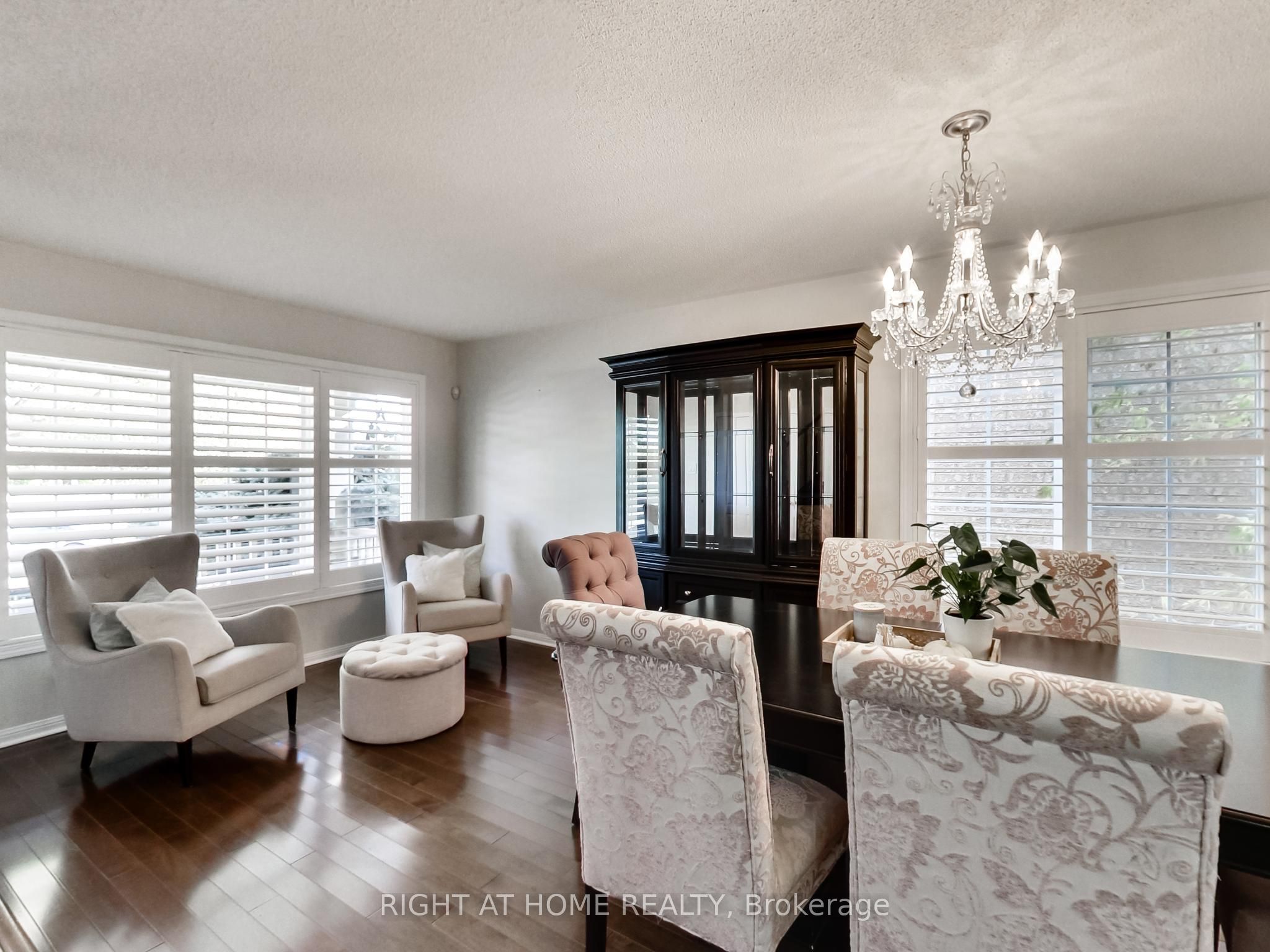 2527 Nettlecreek Crescent