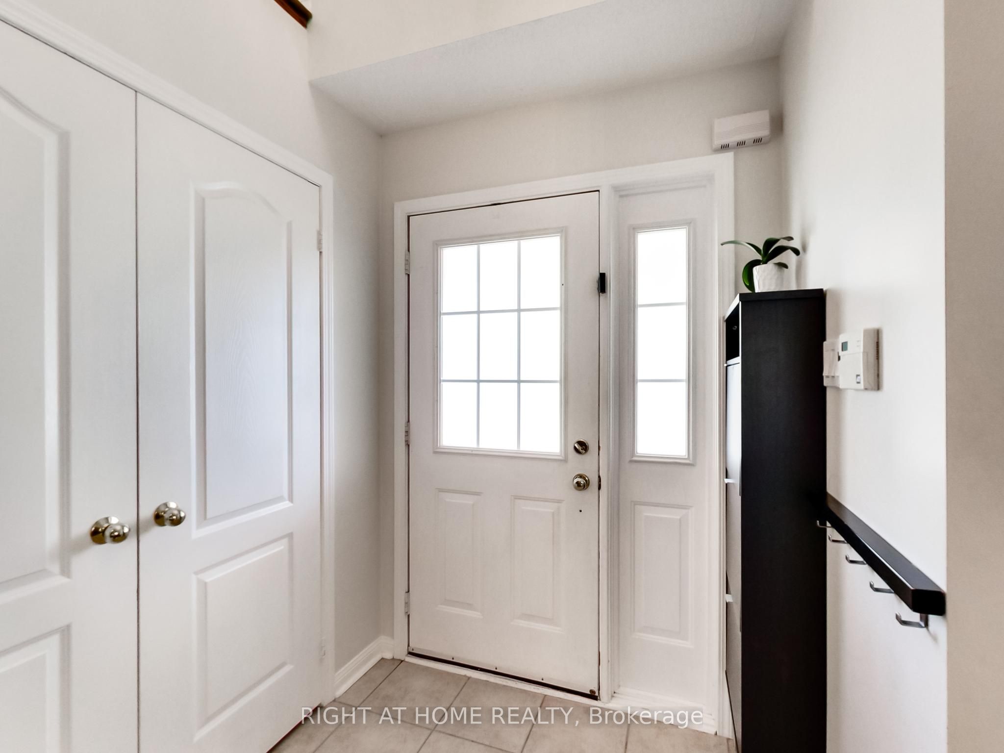 2527 Nettlecreek Crescent