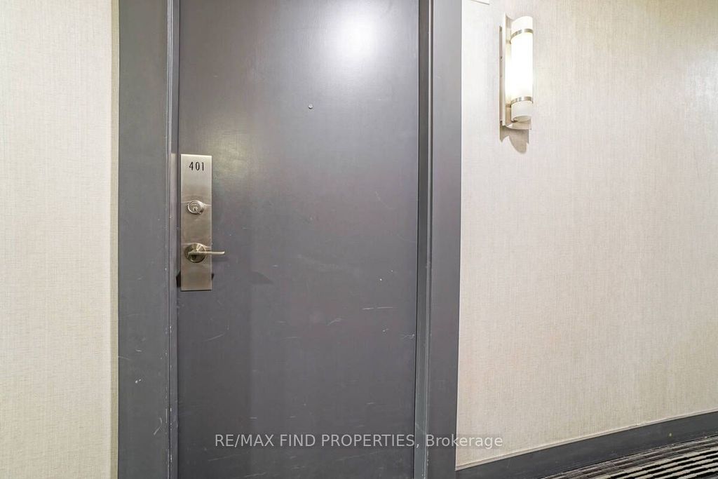 Photo of 270 Wellington Street W #401, Toronto, ON M5V 3P5 (MLS # C12297259)