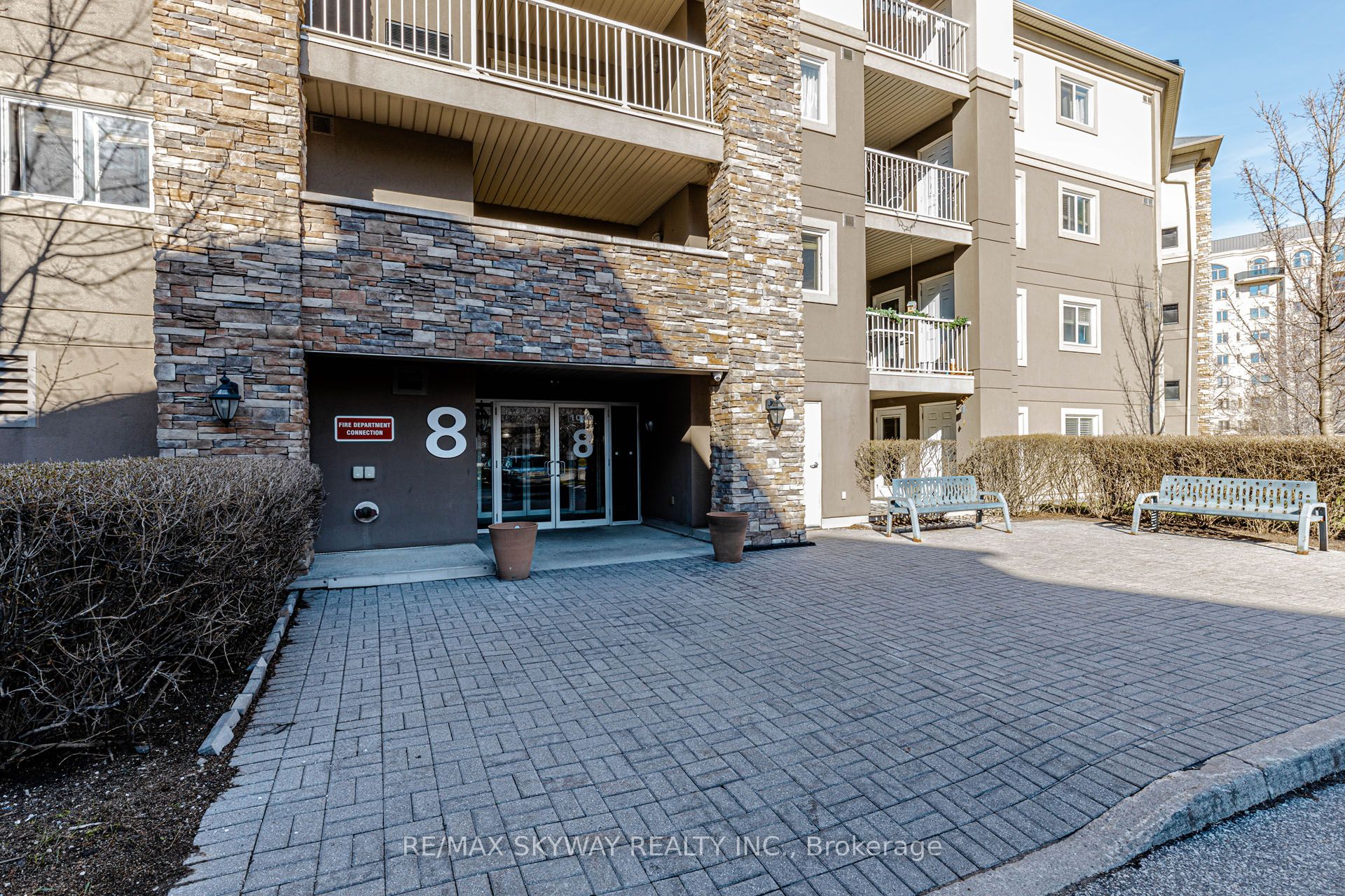 8 Dayspring Circle 1403