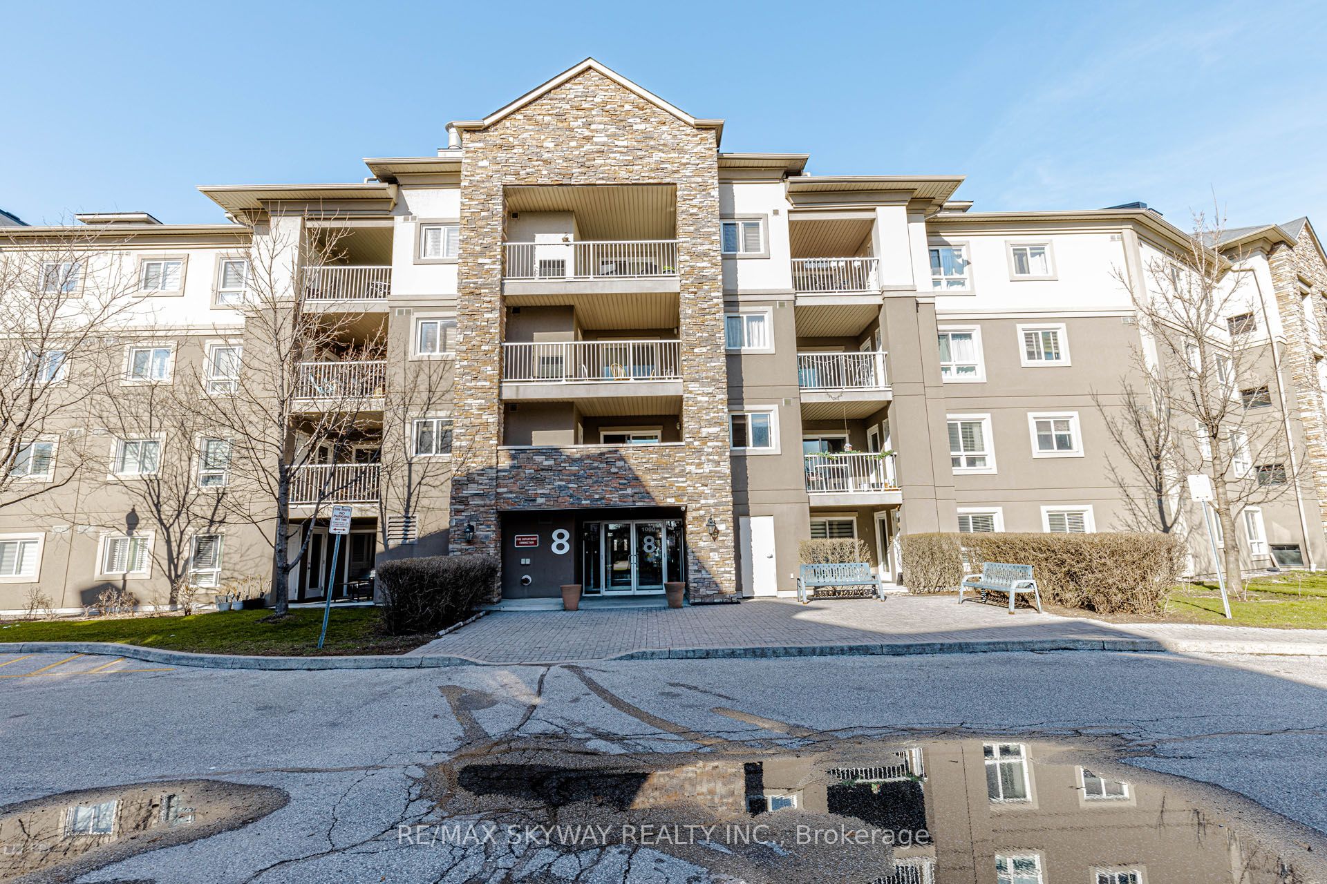 8 Dayspring Circle 1403