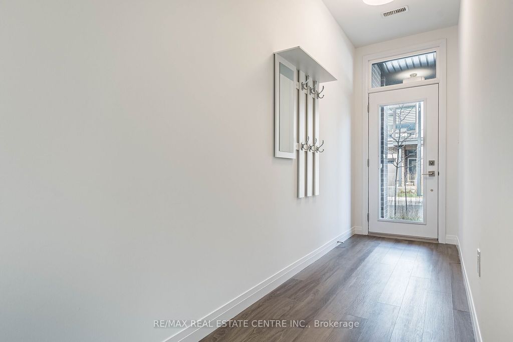 Photo of 270 Melvin Avenue #33, Hamilton, ON L8H 2K2 (MLS # X12650878)
