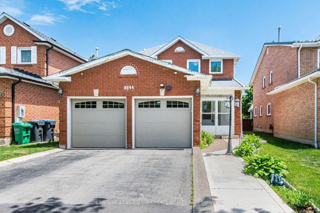 Photo of 4844 Owl Circle, Mississauga, ON L4Z 2P7 (MLS # W13806578)