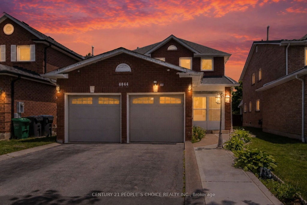 Photo of 4844 Owl Circle, Mississauga, ON L4Z 2P7 (MLS # W13806578)